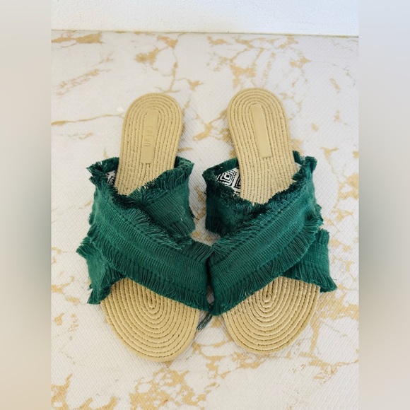 🔥🔥FINAL CLEARENCE🔥🔥 CREVO Monroe Green Frayed Slide Sandals - Picture 4 of 5
